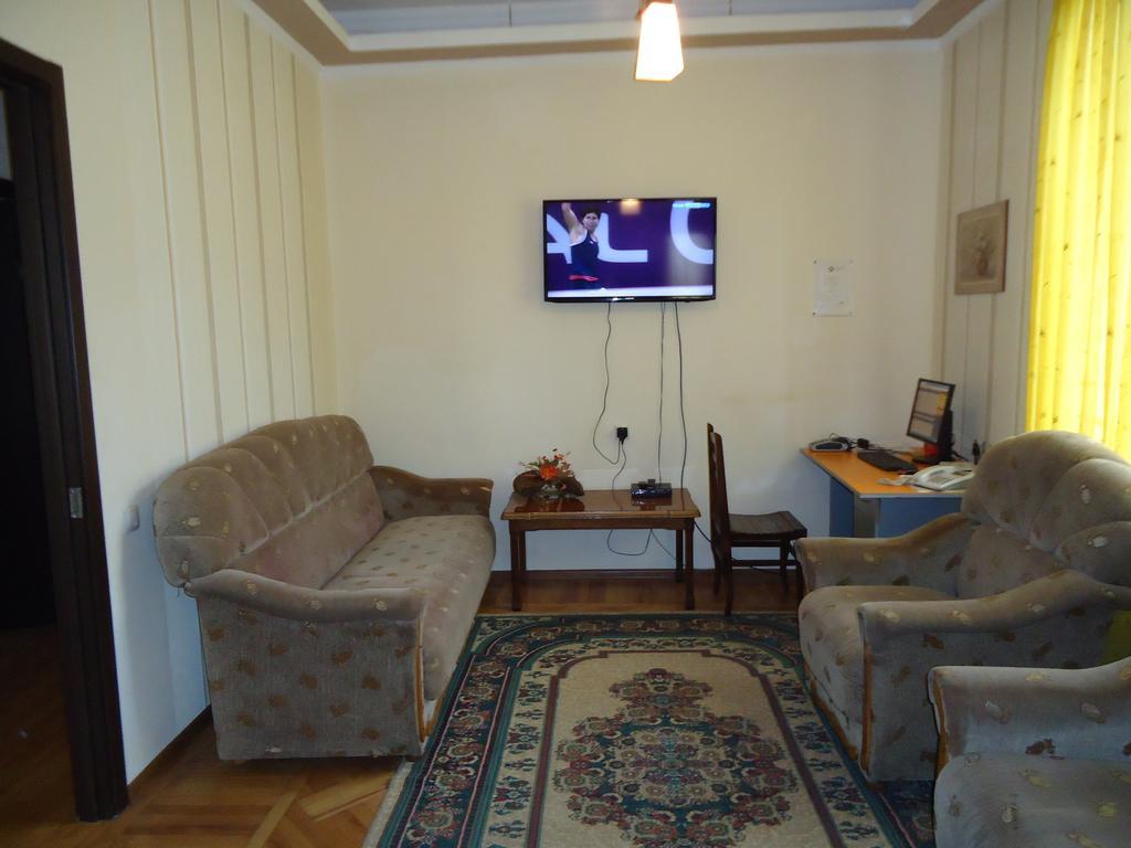 Guest House Lviv Грузия คูทายสิ ภายนอก รูปภาพ