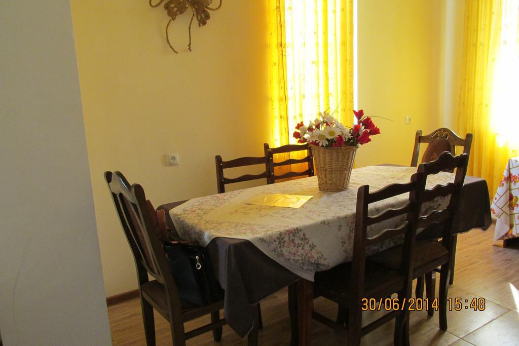 Guest House Lviv Грузия คูทายสิ ภายนอก รูปภาพ