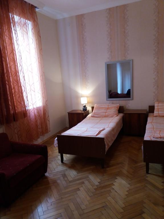 Guest House Lviv Грузия คูทายสิ ภายนอก รูปภาพ