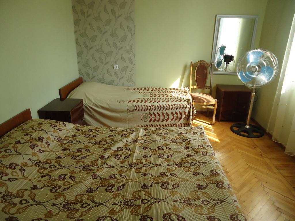 Guest House Lviv Грузия คูทายสิ ภายนอก รูปภาพ